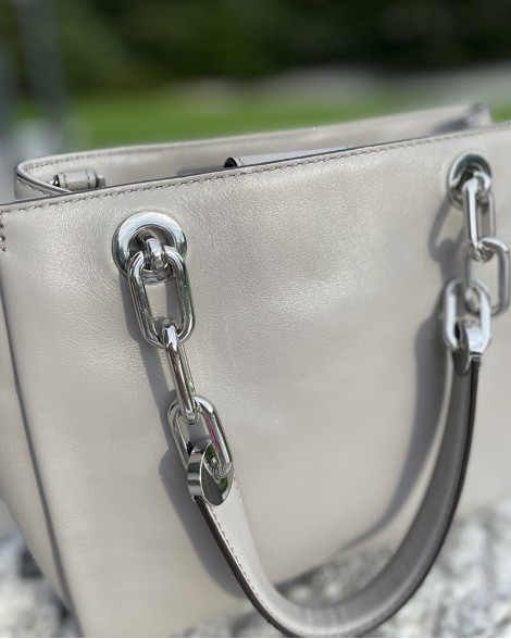 Kabelka dámská Michael Kors šedá s řasením
